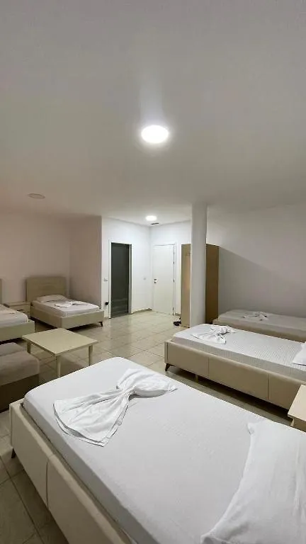 Hotel Skura Librazhet